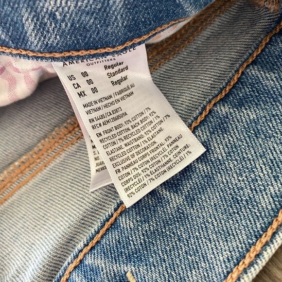 American Eagle Strigid Jeans Women's 00 Reg Distressed Embroidered Light Wash - Picture 8 of 11